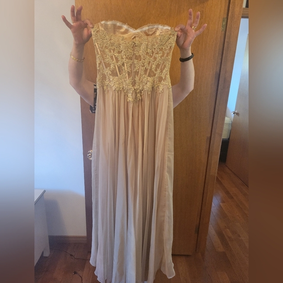 Formal Gown - Picture 2 of 5